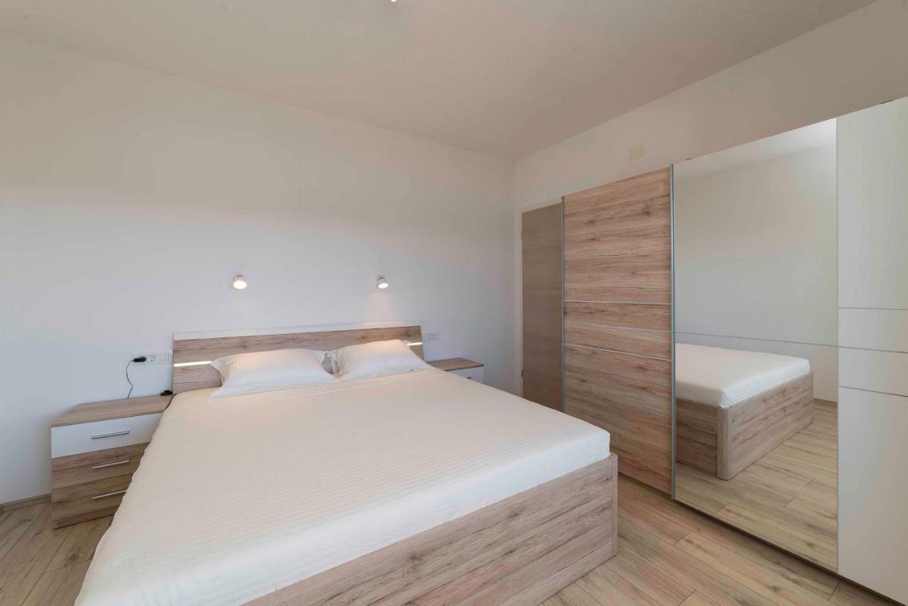Sunset House Apartment Kampor Екстериор снимка