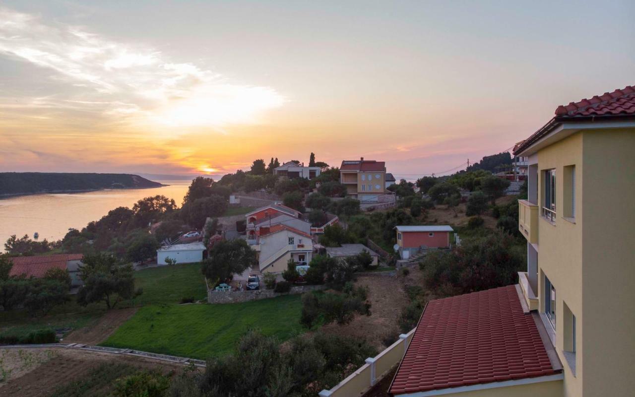 Sunset House Apartment Kampor Екстериор снимка